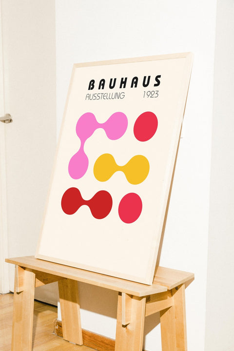 Bauhaus Bounce poster visad med valgbar ram – FrenzyFrame