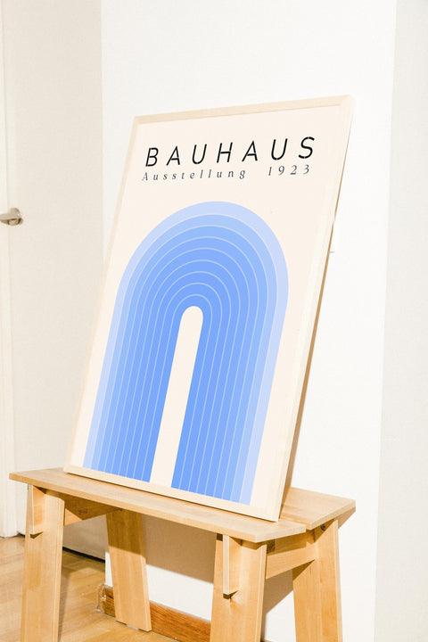 Bauhaus Loop Blue poster visad med valfri ram – FrenzyFrame