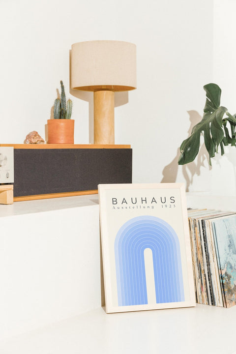 Bauhaus Loop Blue poster visad med valfri ram – FrenzyFrame