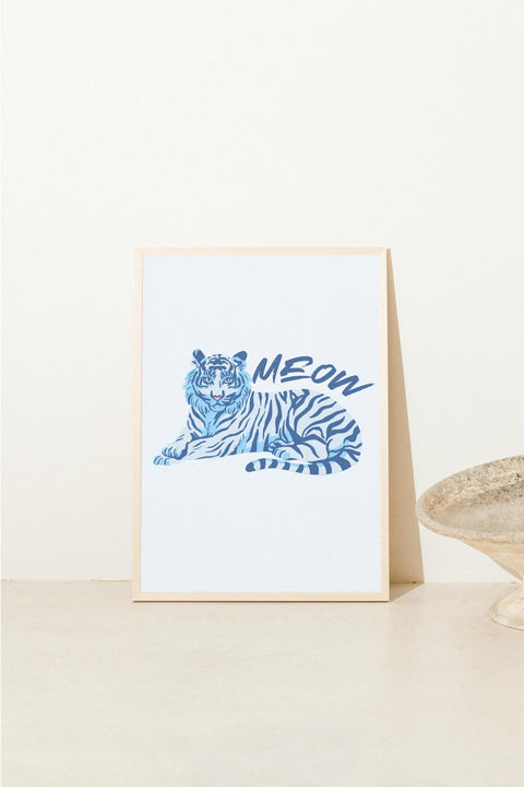 Blue Meow poster visad med ram som tillval – FrenzyFrame