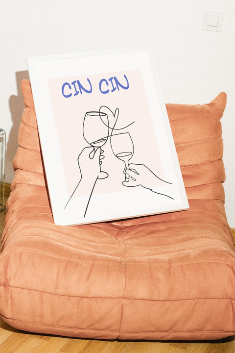 Cin Cin poster visad med ram som tillval i elegant miljö – FrenzyFrame