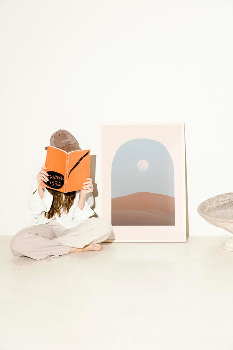 Desert Dreams poster visad med ram som tillval – FrenzyFrame