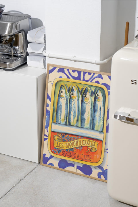 Les Savoureuses poster visad i miljö med ram som tillval – FrenzyFrame