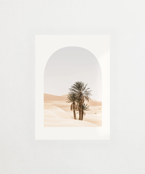 Palms & Peace poster med tropiska palmblad och fredlig design – FrenzyFrame