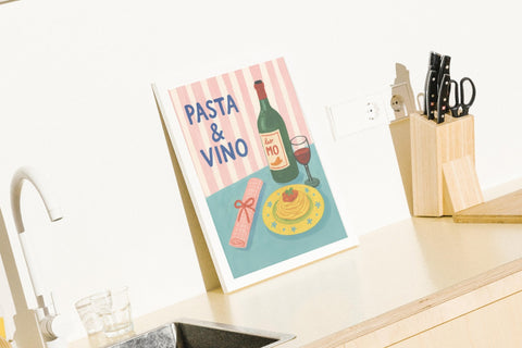 Pasta & Vino poster visad med ram som tillval i miljö – FrenzyFrame