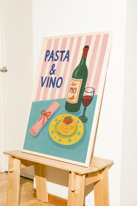Pasta & Vino poster i miljö, visad med ram som tillval – FrenzyFrame