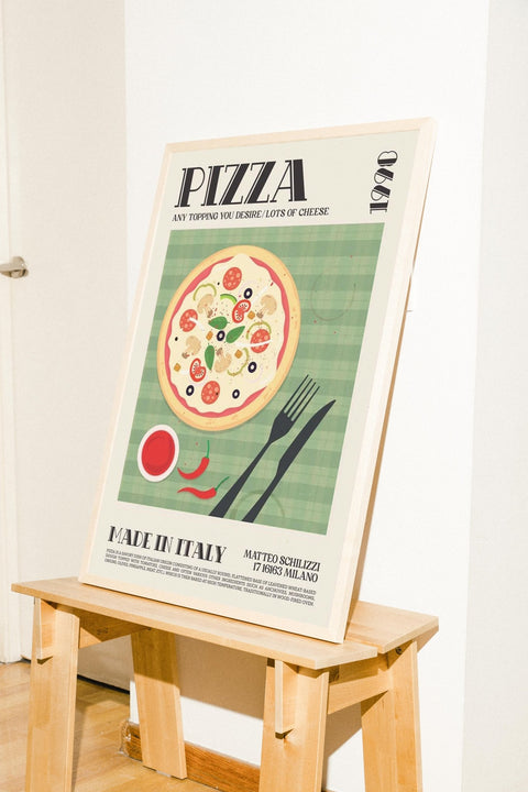 Pizza 1990 poster i miljöbild med ram som tillval – FrenzyFrame