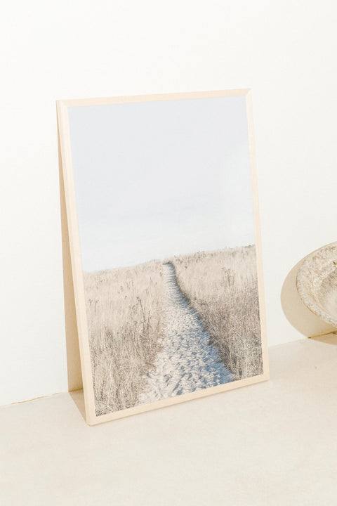 Soft Path poster visad med ram som tillval i miljö – FrenzyFrame